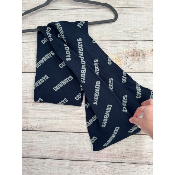 Wear Erin Andrews NFL Team Apparel Dallas Cowboys Scarf 70x7 Blue Gray NEW - Picture 4 of 5